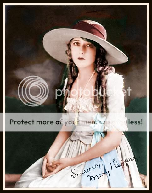 MaryPickfordWithBigHat.jpg